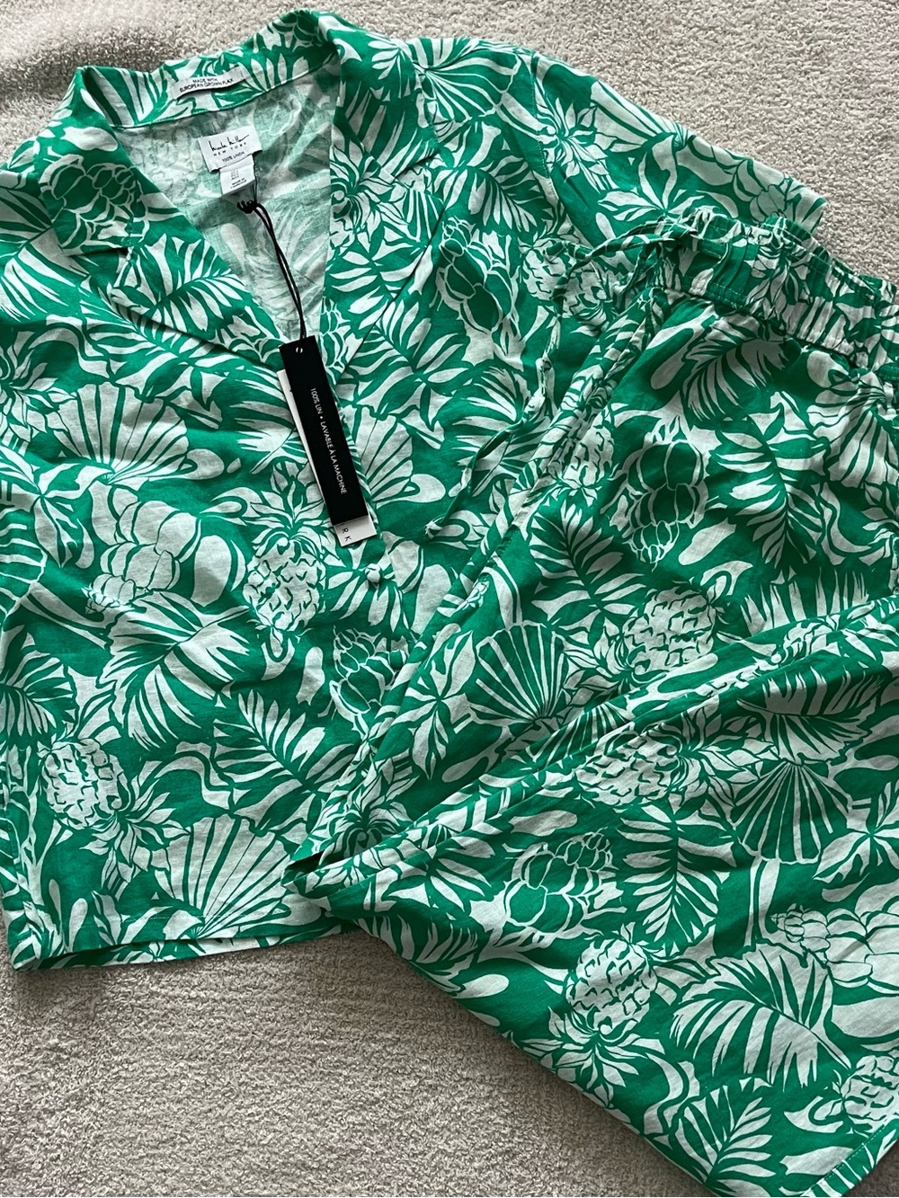 Nicole Miller Green and White Leaf Print Linen Set Top Wide Leg Drawstring Pants
